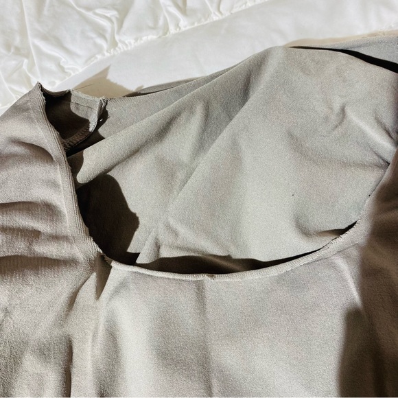 Skims Essential Scoop Neck Longsleeve Bodysuit Smoke Grey Neutral Large L/XL - Picture 11 of 11